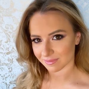 Meet your Posher, Anny